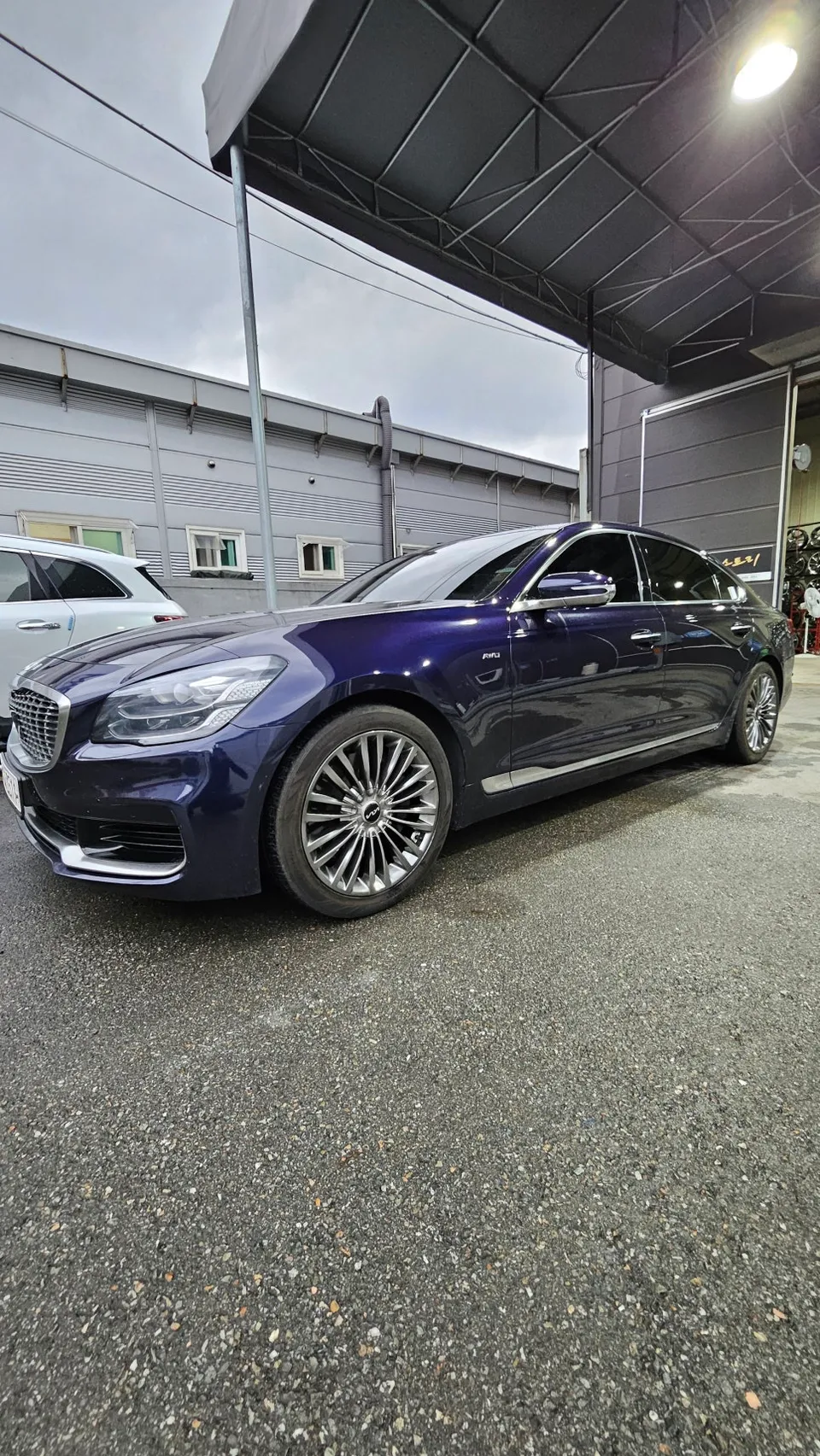Kia K900のホイールリペア・塗装事例 施工写真 4