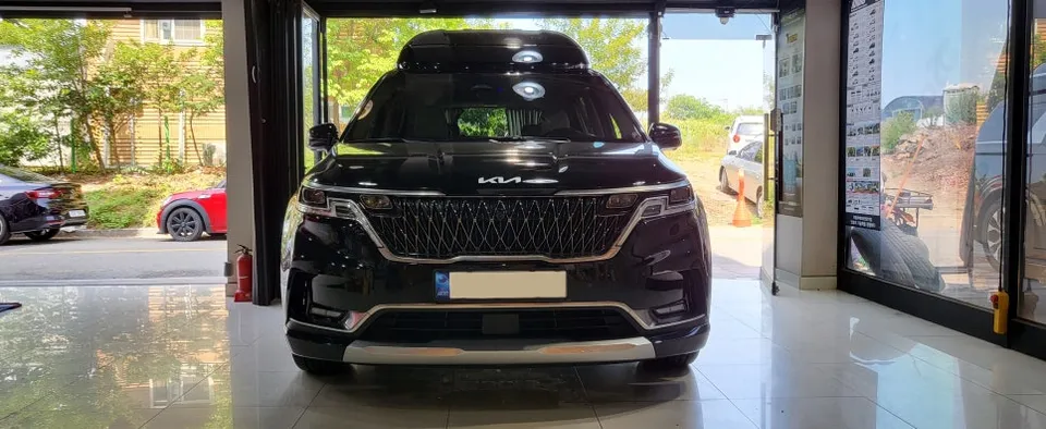 Kia Carnival KA4 body kit installation result