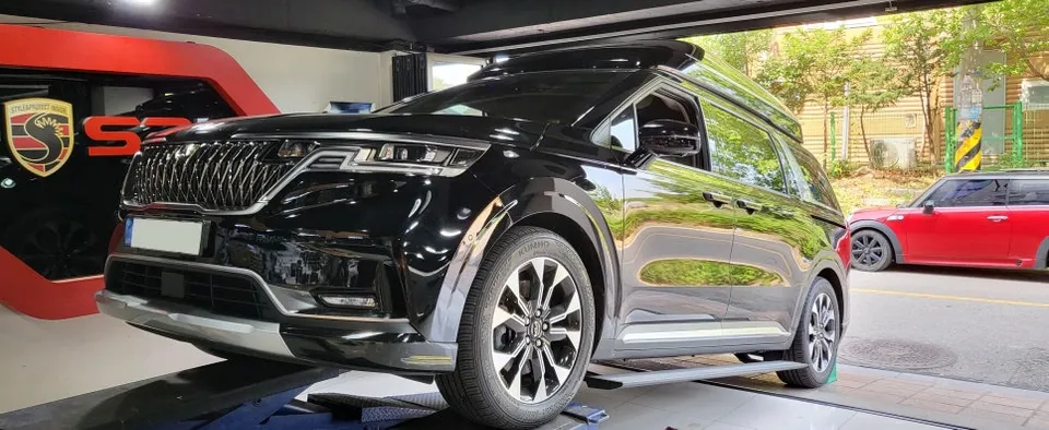 Kia Carnival KA4 body kit - Kia Carnival KA4 Body Kit Review — Cost & Installation photo 4