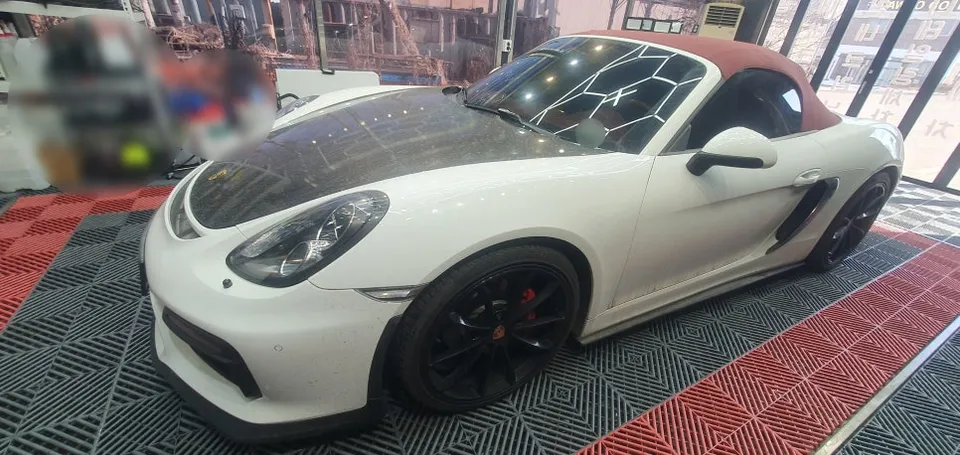 Porsche Boxsterのガラスコーティング事例 施工写真 1-2