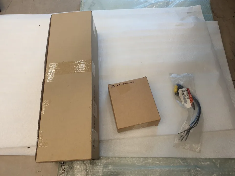 Hyundai Tucson OEM Options Review: Auto Window Upgrade photo 2