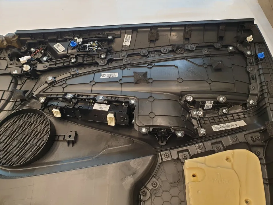 Hyundai Tucson oem options - Hyundai Tucson OEM Options Review: Auto Window Upgrade photo 3