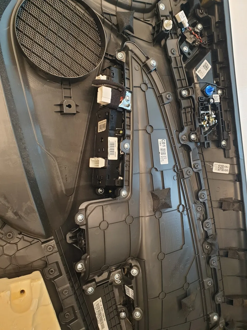 Hyundai Tucson oem options - Hyundai Tucson OEM Options Review: Auto Window Upgrade photo 4