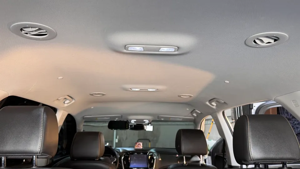 Chevrolet Traverse interior customization - Chevrolet Traverse Interior Customization Review: Premium Brown U photo 4