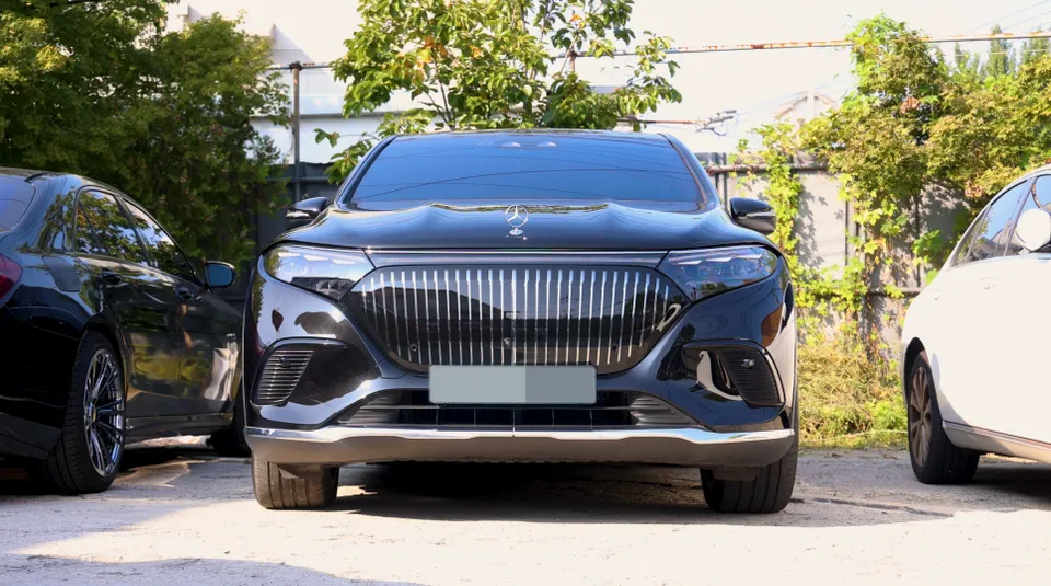 Mercedes-Benz EQS SUV 450 body kit - Mercedes-Benz EQS SUV Body Kit Review — Enhanced Style photo 5