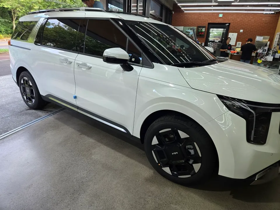 Kia CarnivalのPPF施工事例|費用目安と仕上がり 施工写真 2-2