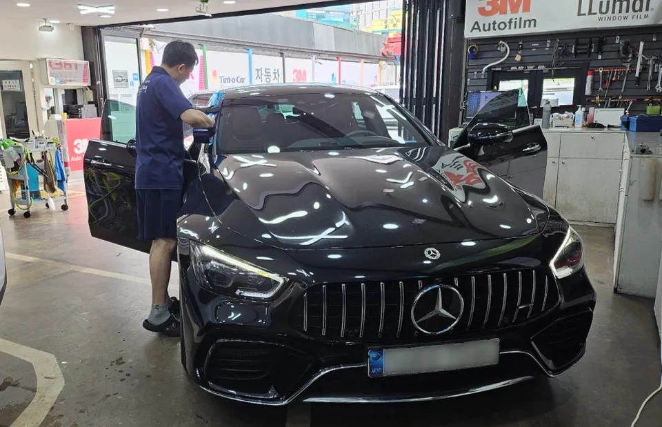 Mercedes-Benz Mercedesのカーフィルム施工事例｜費用目安・仕上がり 写真
