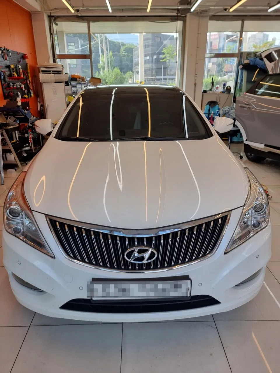Hyundai Azeraのカーフィルム施工事例 施工写真 2