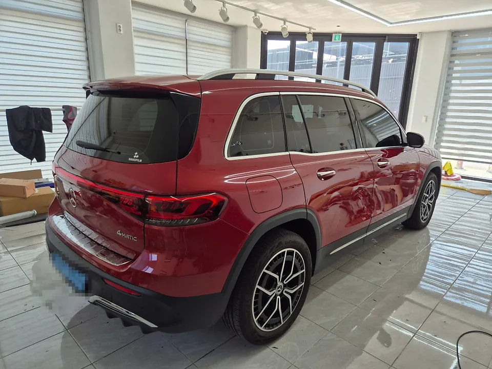 Mercedes-Benz EQBのカーラッピング事例｜サテンダークグレー 施工写真 3-2