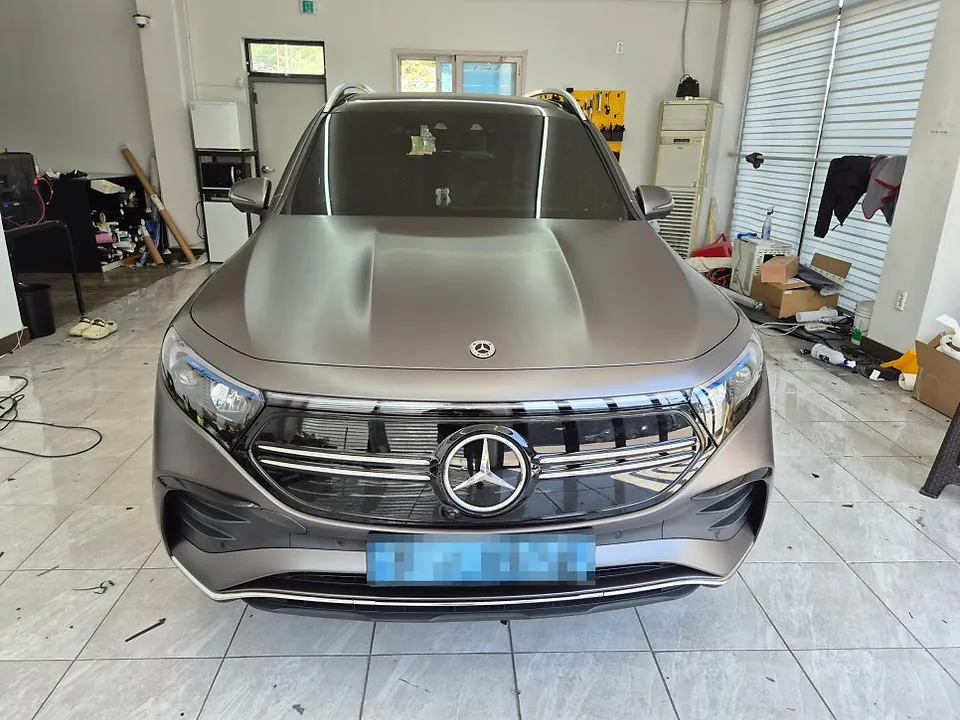 Mercedes-Benz EQBのカーラッピング事例｜サテンダークグレー 施工写真 1-3