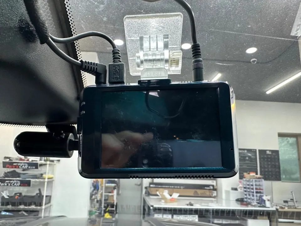 Ford Explorer dash cam - Ford Explorer Dash Cam Installation Review: iNavi Z9000 photo 5