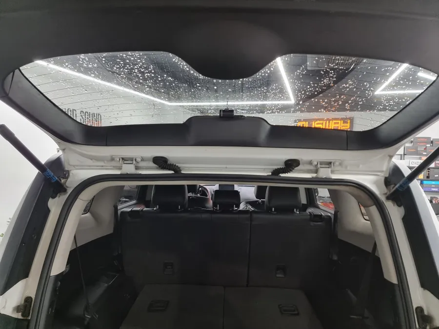 Chevrolet Orlandoのドライブレコーダー取付事例 施工写真 2-2