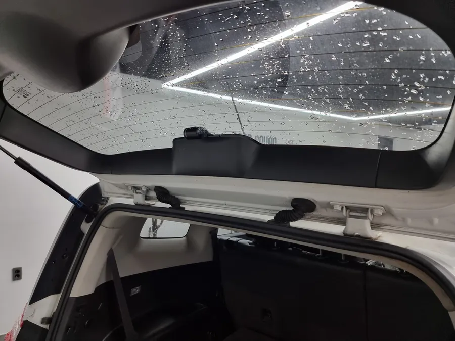 Chevrolet Orlandoのドライブレコーダー取付事例 施工写真 3-2