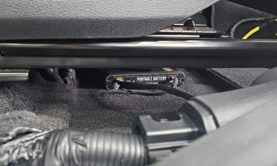Kia Sportageのドラレコ取付事例|費用目安と仕上がり 施工写真 2-1