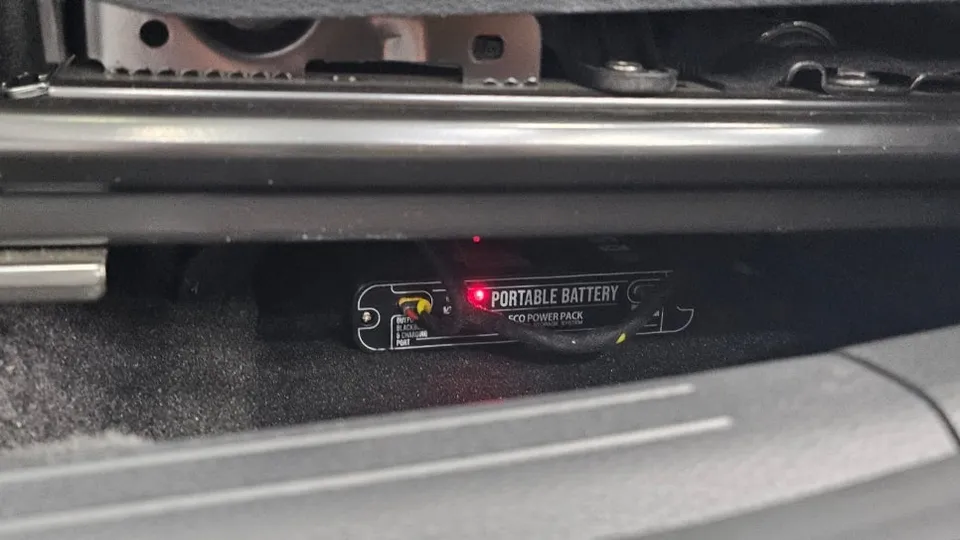 Kia Sportageのドラレコ取付事例|費用目安と仕上がり 施工写真 3-3