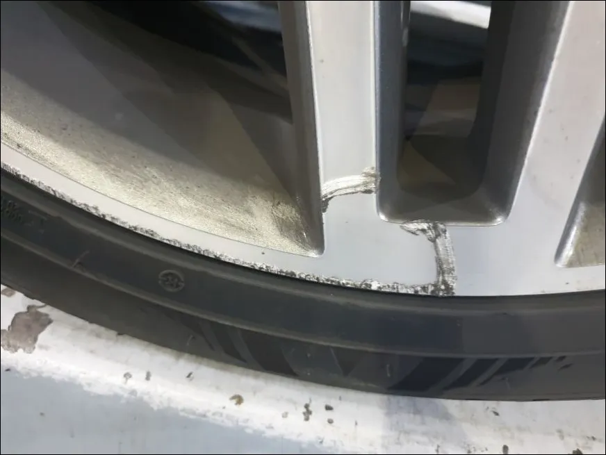 Mercedes-Benz GLE 63 AMG wheel repair - Mercedes-Benz GLE 63 AMG Wheel Repair & Refinishing Review photo 4