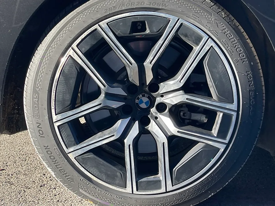 BMW i7 G70のホイールリペア・塗装事例 施工写真 2-2
