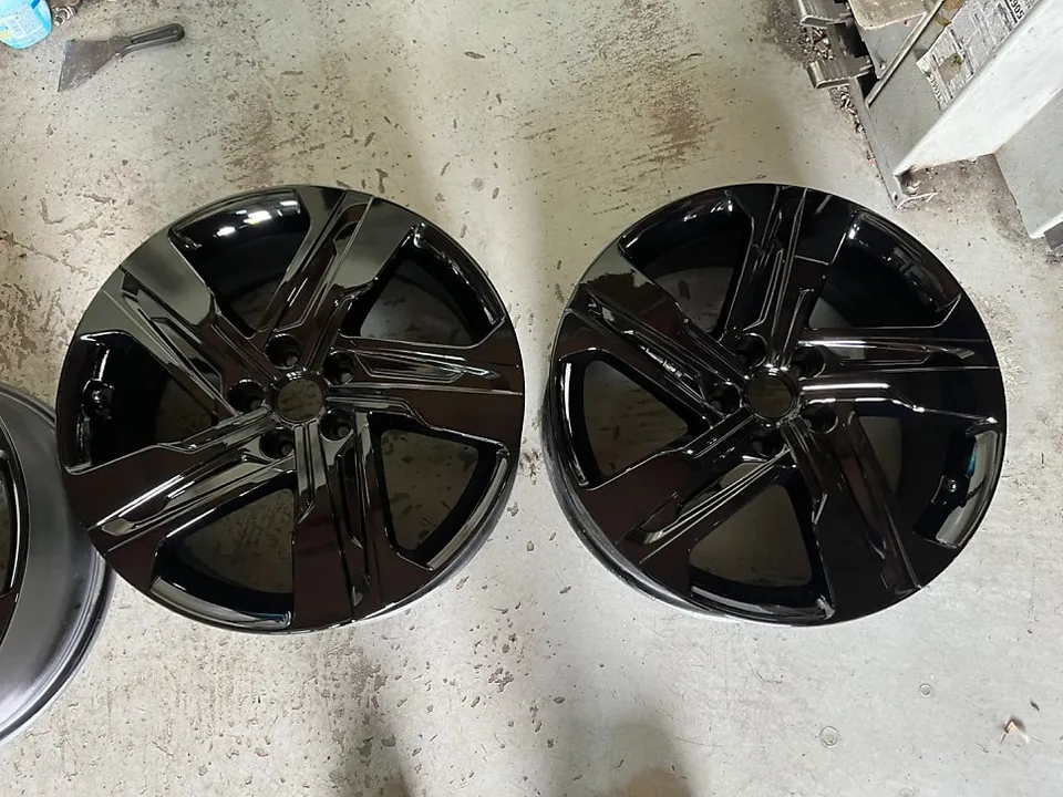 Kia Sorento MQ4 wheel repair - Kia Sorento MQ4 Wheel Repair Review - Black Wheel Restoration photo 2