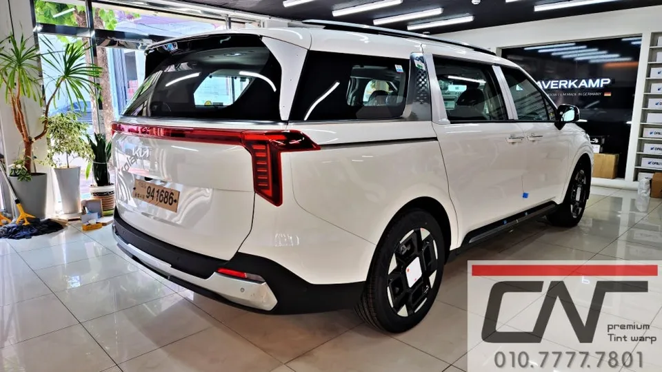 Kia Carnival KA4のカーフィルム施工事例|費用目安・仕上がり 施工写真 2-1