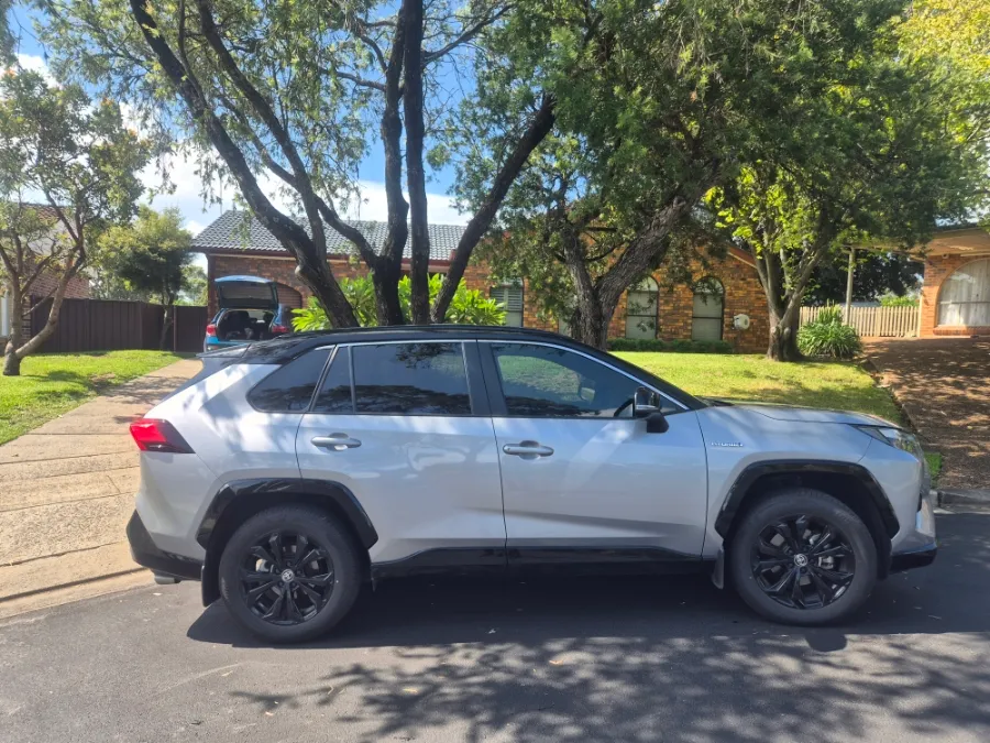 Toyota RAV4 dash cam - Toyota RAV4 Dash Cam Installation Review: Seamless Wiring photo 3