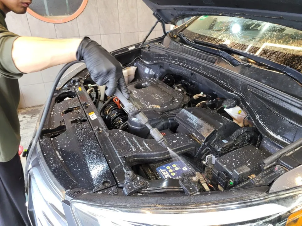 Hyundai Santa Feのカーフィルム施工事例｜費用目安・仕上がり 施工写真 3-2