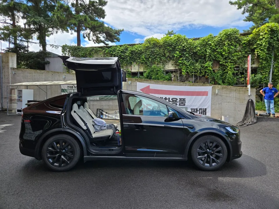 Tesla Model Y PPF施工事例|費用目安と仕上がり 施工写真 2-2