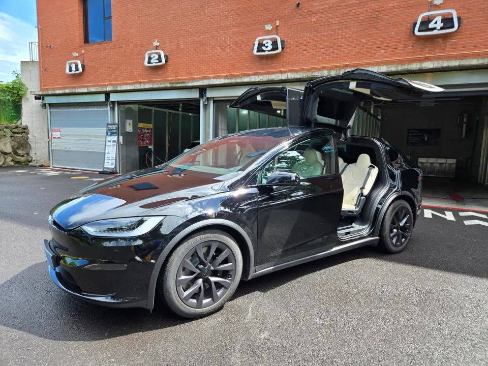 Tesla Model Y PPF施工事例|費用目安と仕上がり 施工写真 3-2