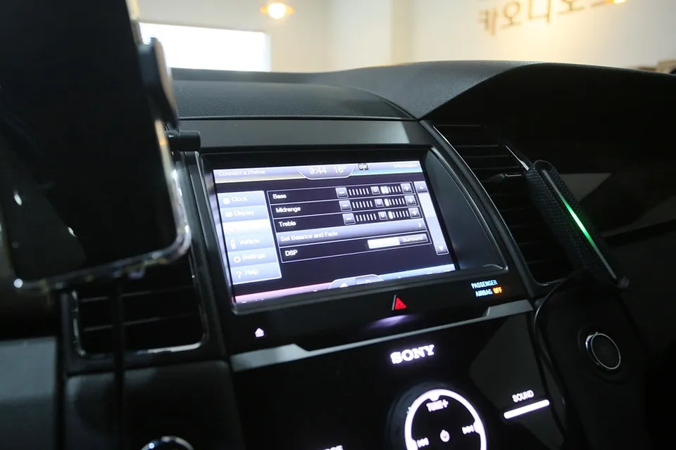 Audi Audi car audio - Audi Audi Car Audio Review — Enhanced Sound Experience photo 4