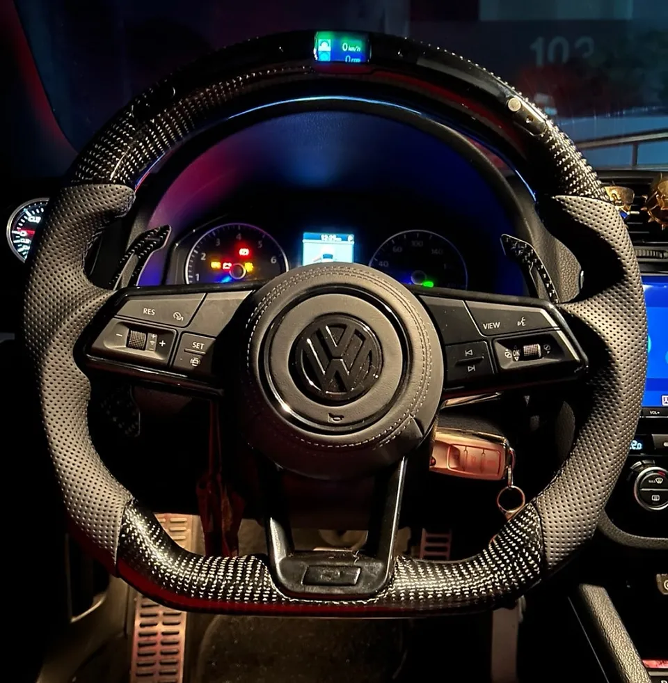 Volkswagen Scirocco steering wheel - Volkswagen Scirocco Steering Wheel Customization Review photo 4