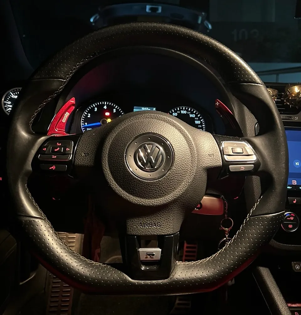 Volkswagen Scirocco steering wheel - Volkswagen Scirocco Steering Wheel Customization Review photo 5