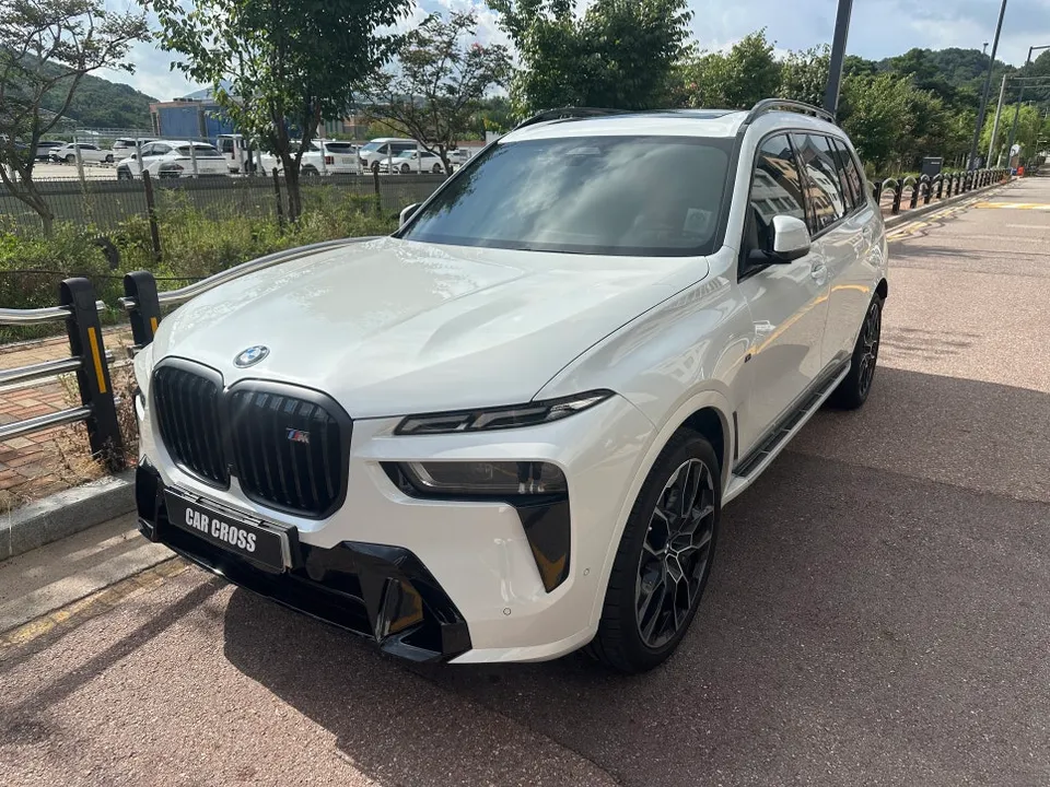 BMW X7 vinyl wrap - BMW X7 Vinyl Wrap Review: Real Carbon Interior Cost photo 3
