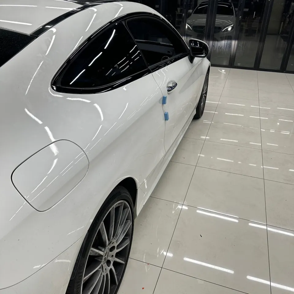 Mercedes-Benz CLSのカーラッピング事例｜クローム除去・ルーフ 施工写真 3-3