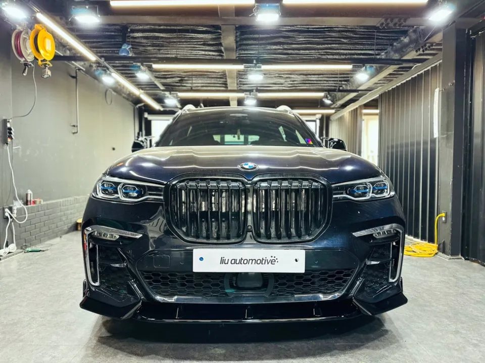 BMW X7 ヘッドライトのPPF施工事例|スモークフィルム 施工写真 1-2