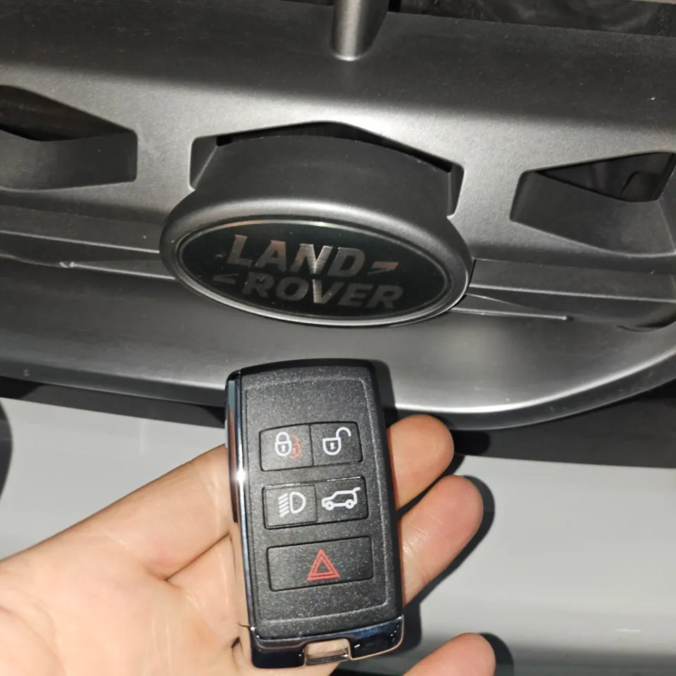Land Rover Discovery 4 oem options - Land Rover Discovery 4 OEM Options Review — Factory Upgrade Cost photo 4