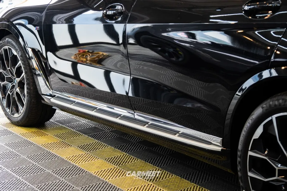 BMW X7のカーラッピング事例 施工写真 1-2