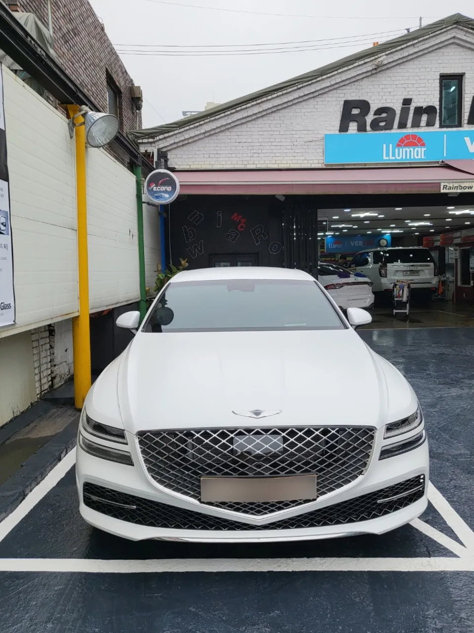 Genesis G80 カーフィルム施工事例|断熱・スモーク 施工写真 3-1