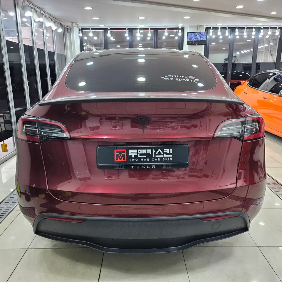 Tesla Model Yのカーラッピング事例|費用目安・仕上がり 施工写真 3-1