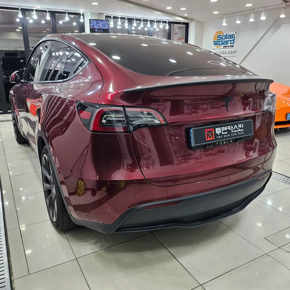 Tesla Model Yのカーラッピング事例|費用目安・仕上がり 施工写真 2-2
