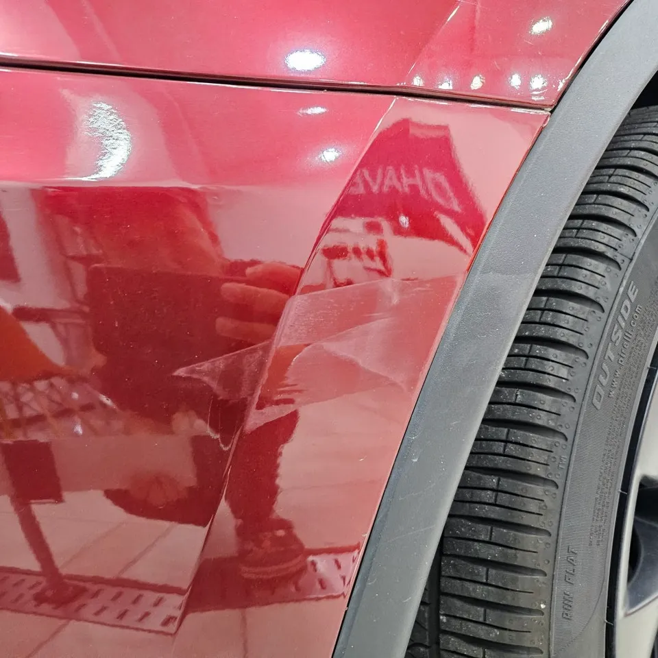 Tesla Model Yのカーラッピング事例|費用目安・仕上がり 施工写真 3-2