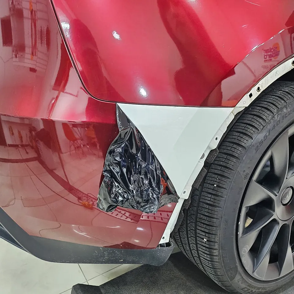 Tesla Model Yのカーラッピング事例|費用目安・仕上がり 施工写真 1-3