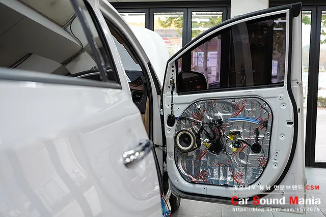 Kia Carnival KA4のカーオーディオ施工事例 施工写真 2-2