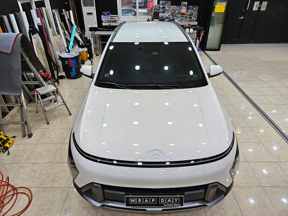 Hyundai Konaのカーラッピング事例 施工写真 2