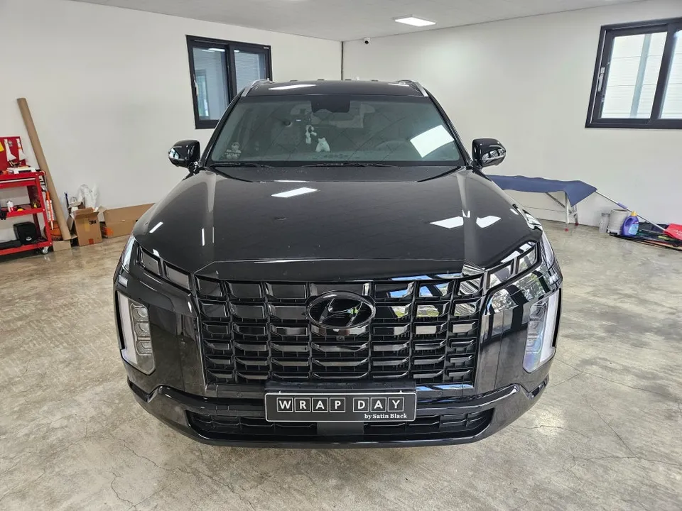 Hyundai Palisade Vinyl Wrap Review: Chrome Delete to Black Transf