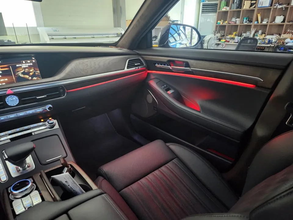 Genesis G90 ambient lighting installation result