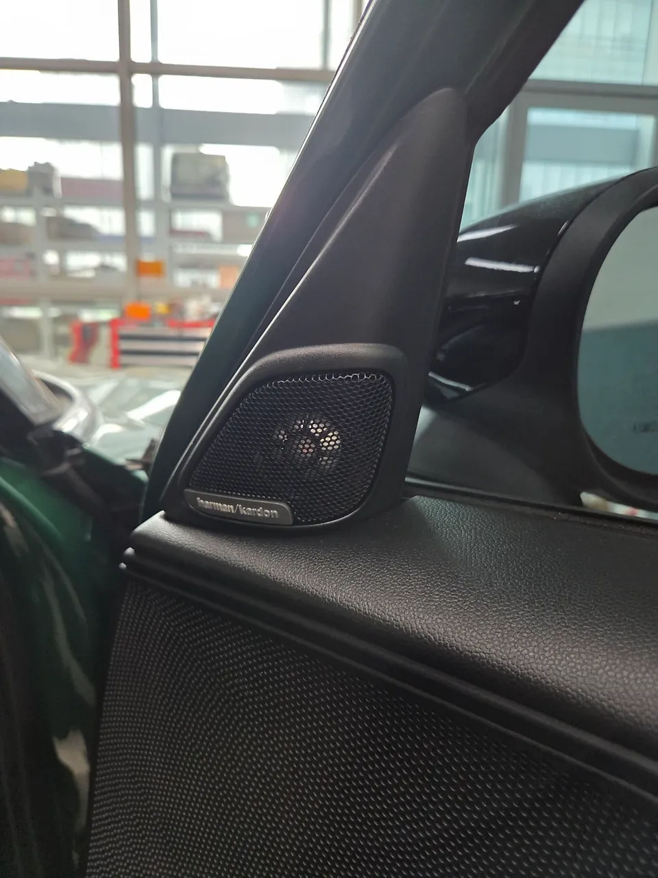 MINI Countryman F60 ambient lighting - MINI Countryman F60 Ambient Lighting Review: Cost & Results photo 5