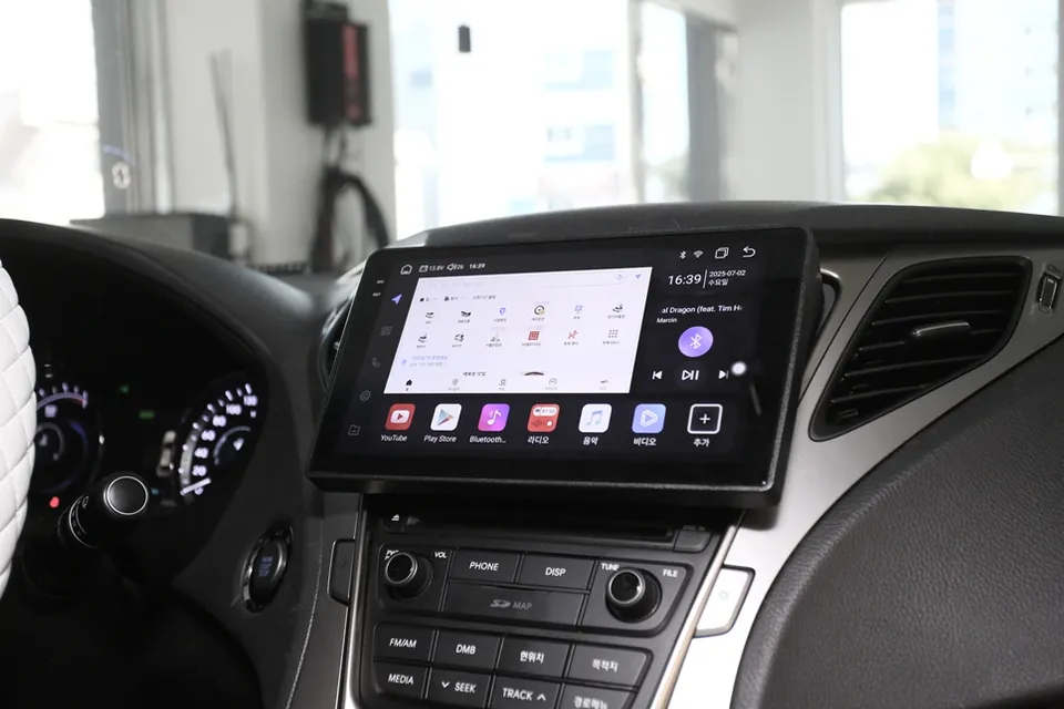 Hyundai AzeraのAndroid Auto・CarPlay取付事例 施工写真 2-2
