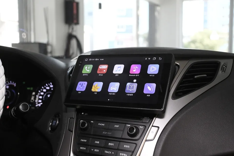 Hyundai AzeraのAndroid Auto・CarPlay取付事例 施工写真 3-2