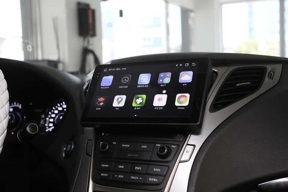 Hyundai AzeraのAndroid Auto・CarPlay取付事例 施工写真 4-2