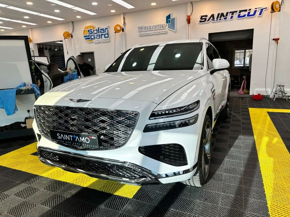 Genesis GV80のカーフィルム施工事例|費用目安・仕上がり 施工写真 2-3
