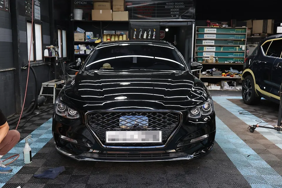 Hyundai Azeraのカーラッピング事例|費用目安と仕上がり 施工写真 3-2